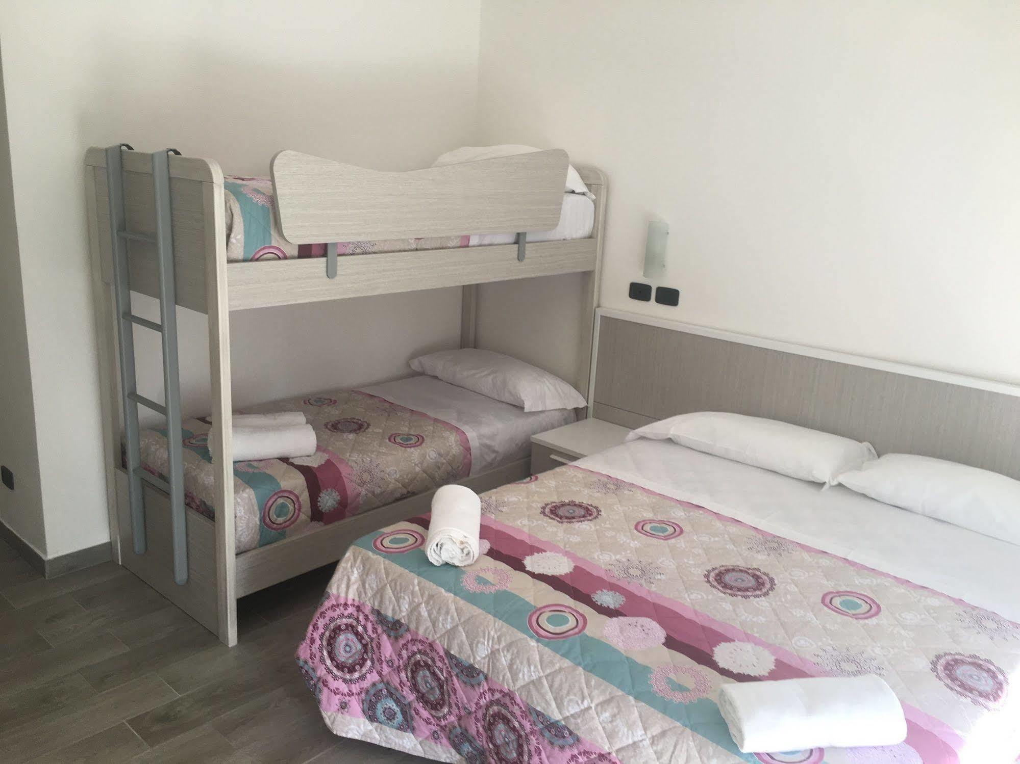 Hotel Astoria 보르디게라 외부 사진